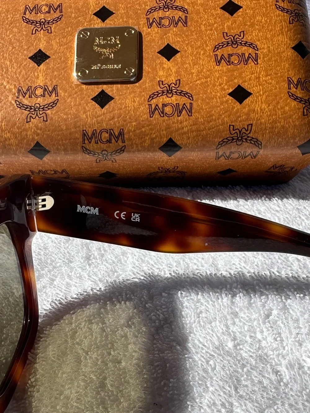 Full Inclusion MCM Havana Tortoiseshell Sunglasses - Authenticated by Poizon - Picture 10 of 13